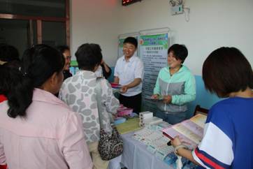 土右旗開展“關(guān)愛婦幼健康、確保母嬰平安”宣傳服務(wù)活動(dòng)，提供健康咨詢服務(wù)
